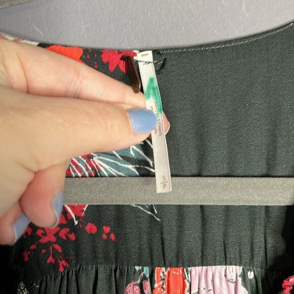 Free People Gray Floral Sleeveless Flowy Boho Top Size Small - Picture 4 of 8